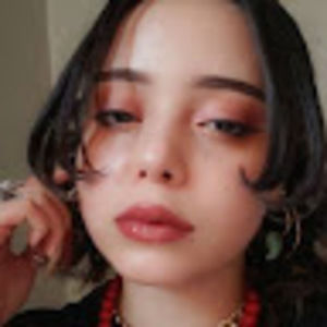 Meet your Posher, Yasmine